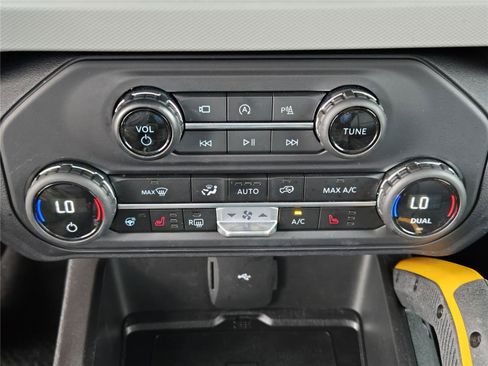 Used 2023 Ford Bronco Badlands AWD/4WD image 17