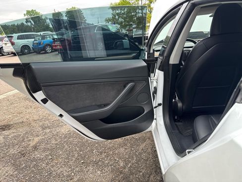 Used 2022 Tesla Model 3 Long Range AWD/4WD image 10