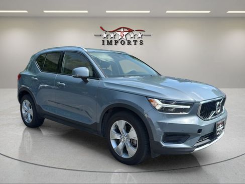 Used 2020 Volvo XC40 T4 Momentum FWD image 7