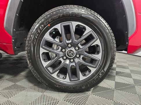 Used 2023 Toyota Tundra Limited AWD/4WD image 12