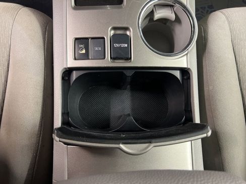 Used 2013 Toyota Highlander Plus image 16