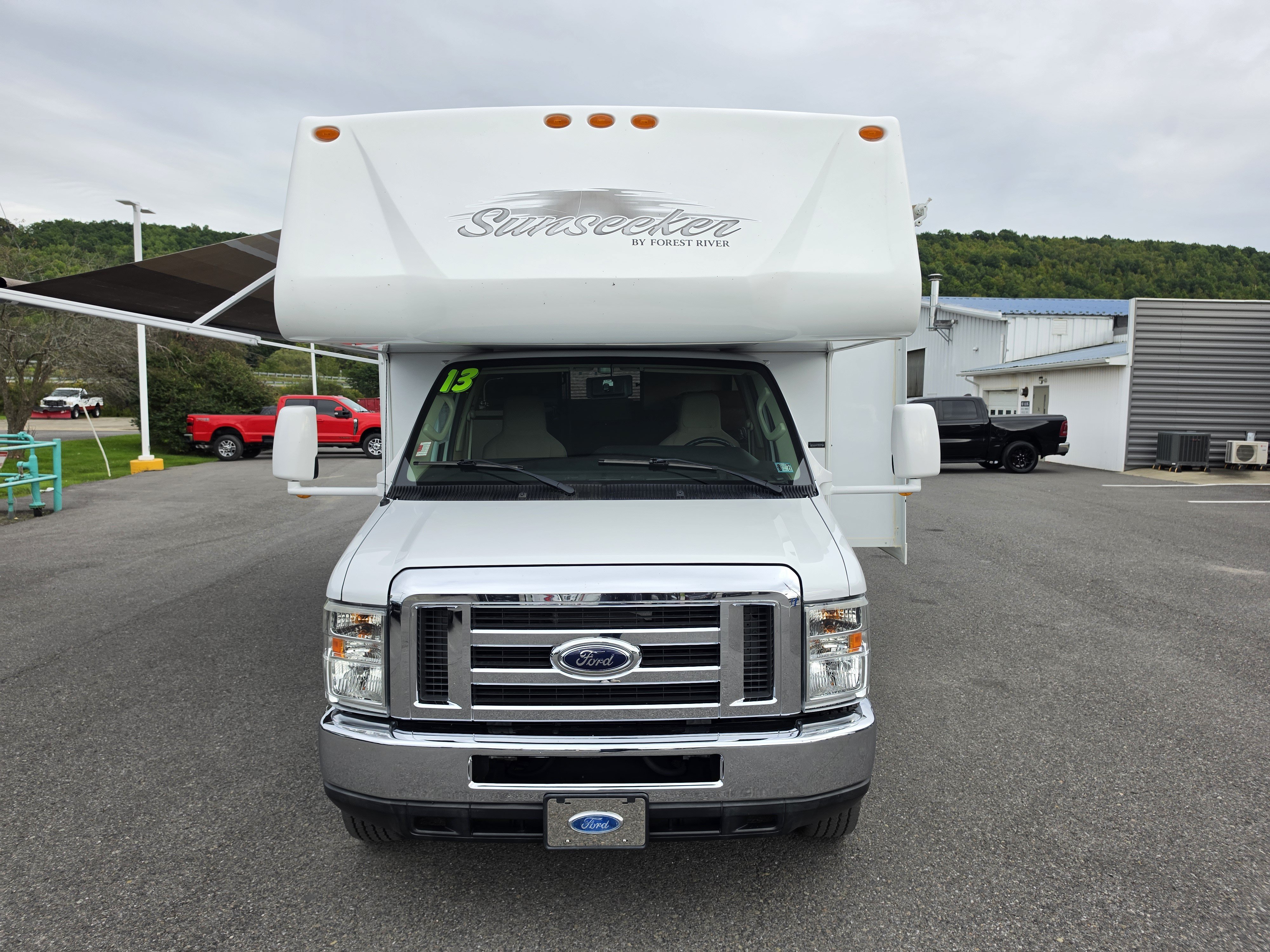 Used 2012 Ford E-450 and Econoline 450 Super Duty w/ Motorhome Prep Pkg RWD image 8
