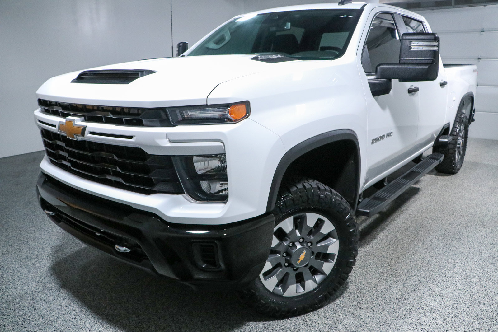 Used 2024 Chevrolet Silverado 2500 Custom w/ Custom Value Package AWD/4WD image 32