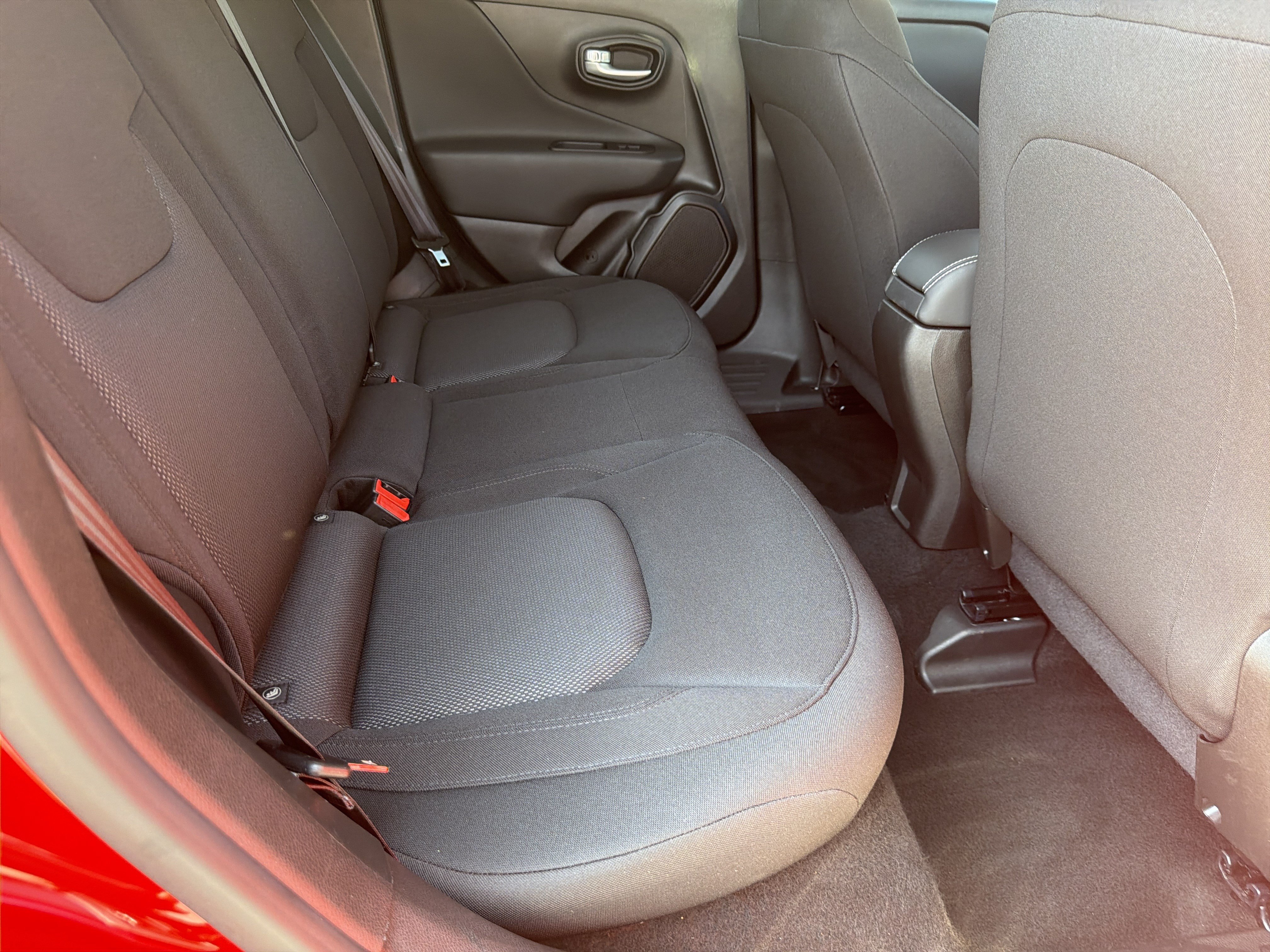 Used 2023 Jeep Renegade Latitude AWD/4WD image 19