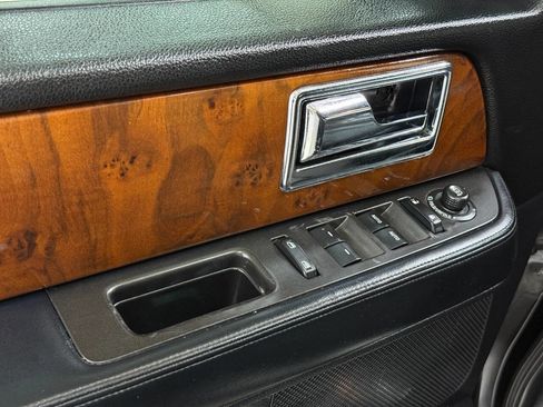 Used 2015 Lincoln Navigator 2WD image 42