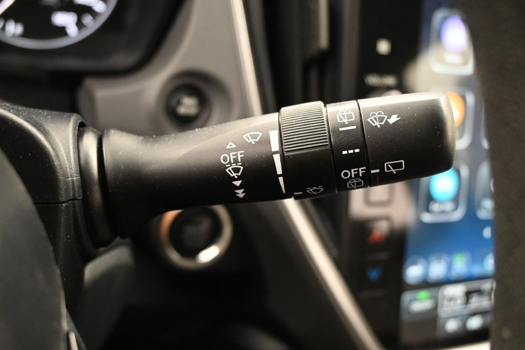 Used 2024 Subaru Crosstrek 2.0i Premium AWD/4WD image 16