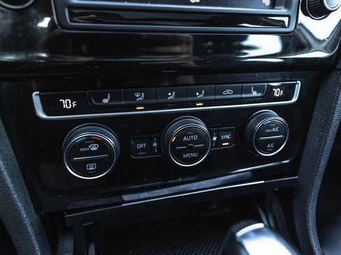 Used 2017 Volkswagen Golf SEL image 15