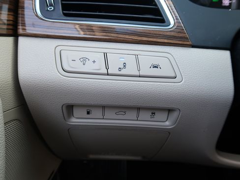 Used 2016 Hyundai Sonata Limited w/ Option Group 02 FWD image 22