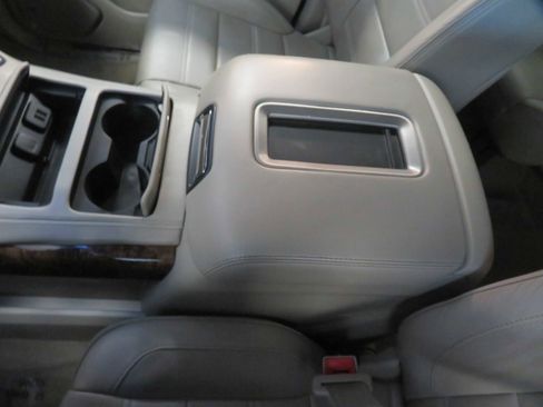 Used 2015 GMC Yukon XL Denali w/ Touring Package AWD/4WD image 48