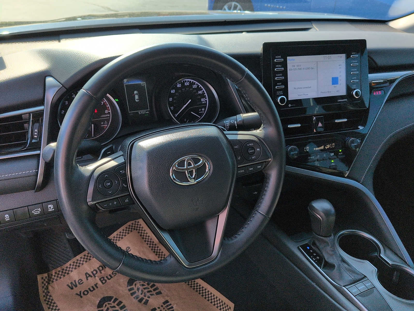 Used 2024 Toyota Camry SE w/ Convenience Package FWD image 12
