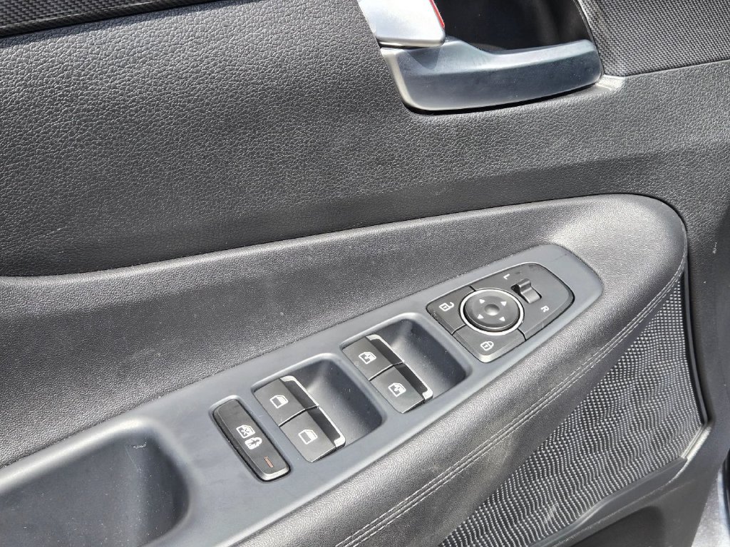 Certified 2023 Hyundai Santa Fe SEL FWD image 12