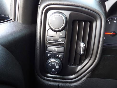 Used 2020 Chevrolet Silverado 1500 Custom w/ Custom Value Package image 20