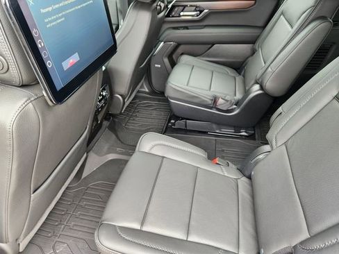New 2026 GMC Yukon XL Denali w/ Denali Reserve Package AWD/4WD image 21
