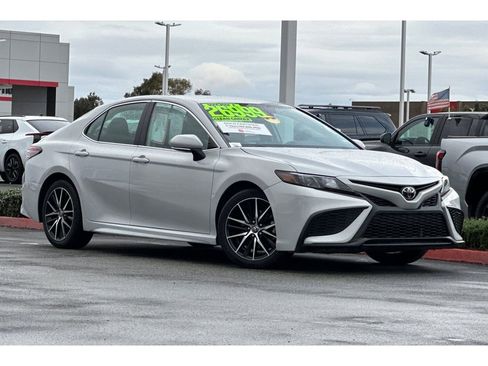 Certified 2023 Toyota Camry SE image 2