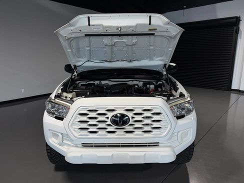 Used 2019 Toyota Tacoma SR RWD image 8