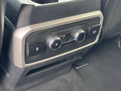 Used 2024 Ford Expedition Max XLT image 35