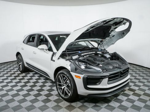 New 2026 Porsche Macan AWD/4WD image 37