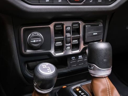 Used 2024 Jeep Wrangler Unlimited Sport AWD/4WD image 67