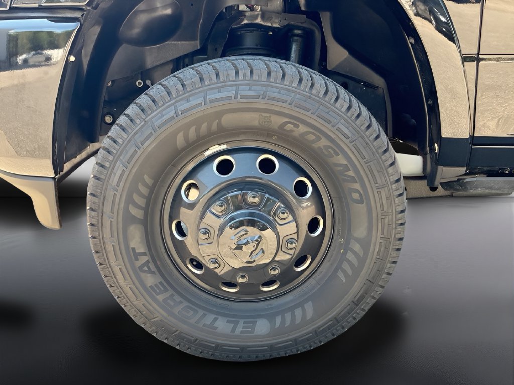 Used 2025 RAM 3500 Limited AWD/4WD image 31