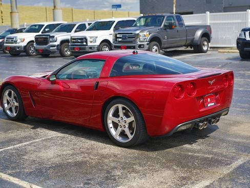 Used 2005 Chevrolet Corvette Coupe w/ Preferred Equipment Group RWD image 4