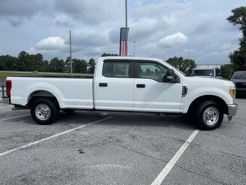 Used 2017 Ford F250 XL w/ Power Equipment Group RWD image 2