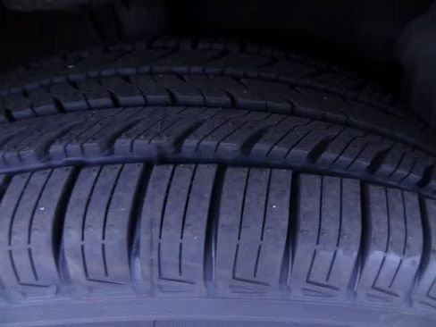 Used 2017 Toyota RAV4 LE FWD image 18