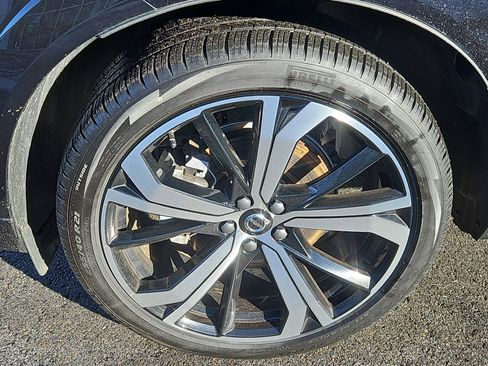 Used 2025 Volvo XC60 B5 Ultra w/ Protection Package Premier image 4