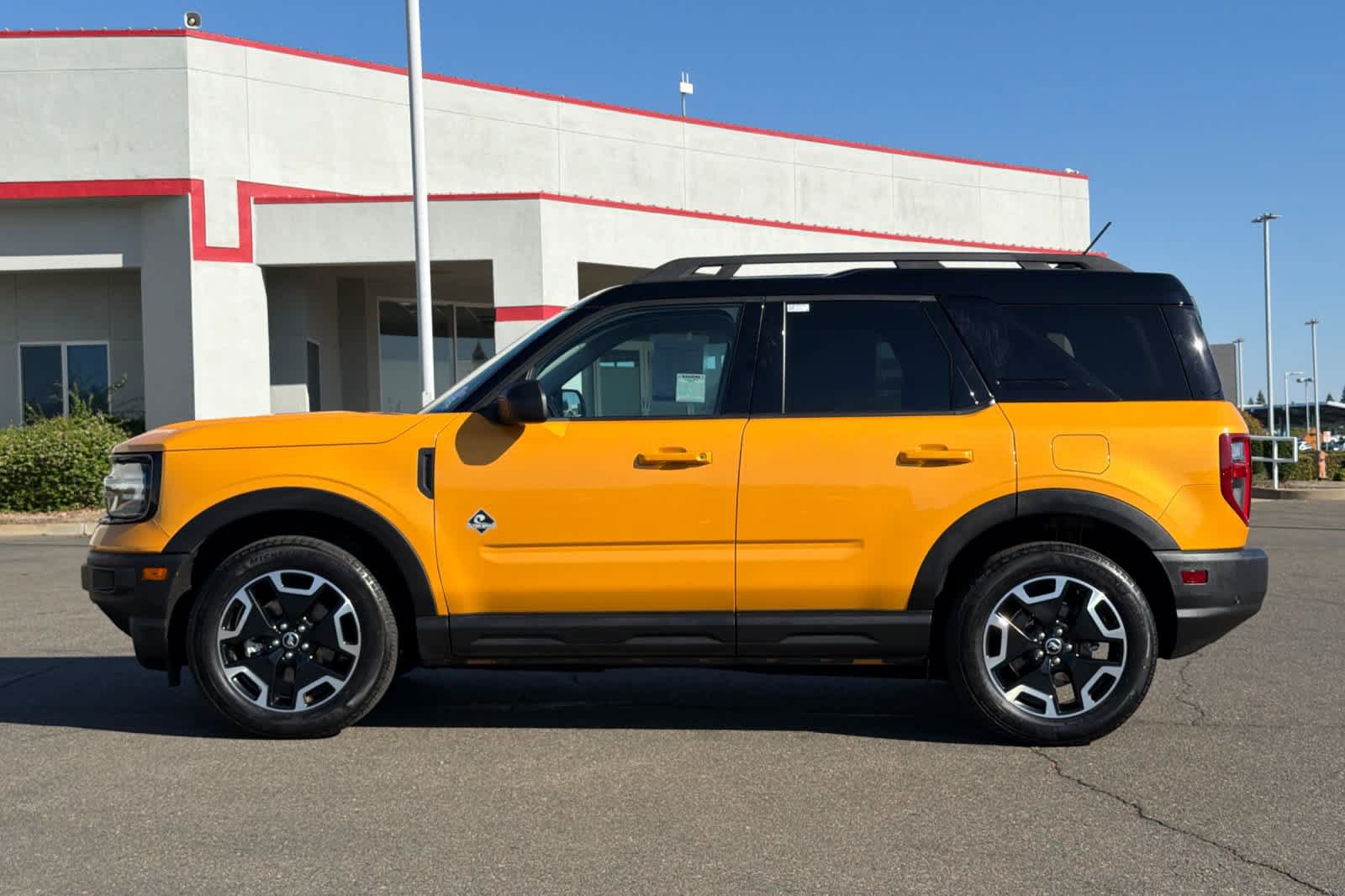 Used 2023 Ford Bronco Sport Outer Banks w/ Tech Package AWD/4WD image 9