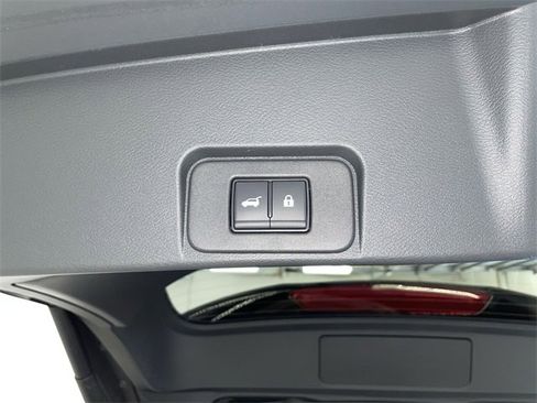 Certified 2024 Nissan Rogue SL image 17