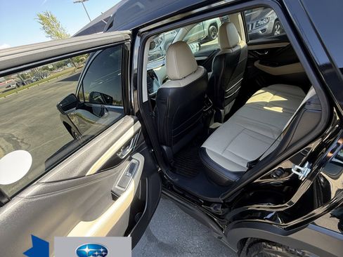 Used 2025 Subaru Outback Limited AWD/4WD image 12