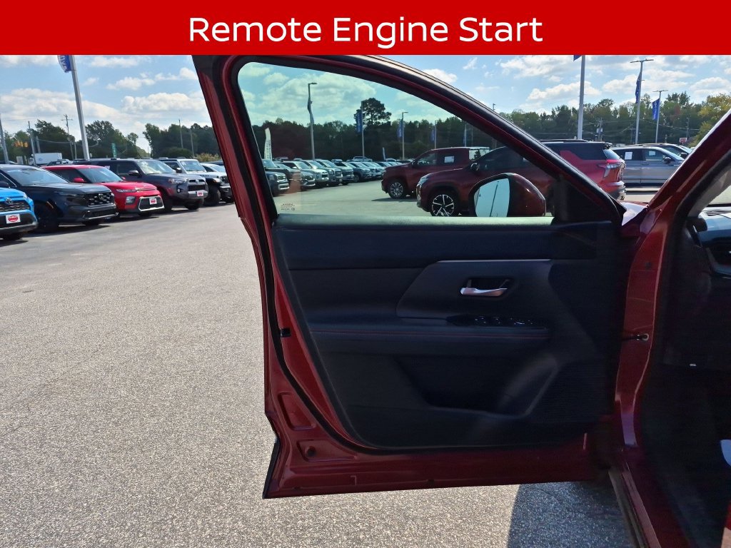 Used 2025 Nissan Kicks SR w/ SR Premium Package AWD/4WD image 13