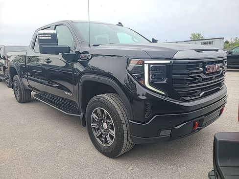 Used 2024 GMC Sierra 1500 AT4 w/ Technology Package AWD/4WD image 5
