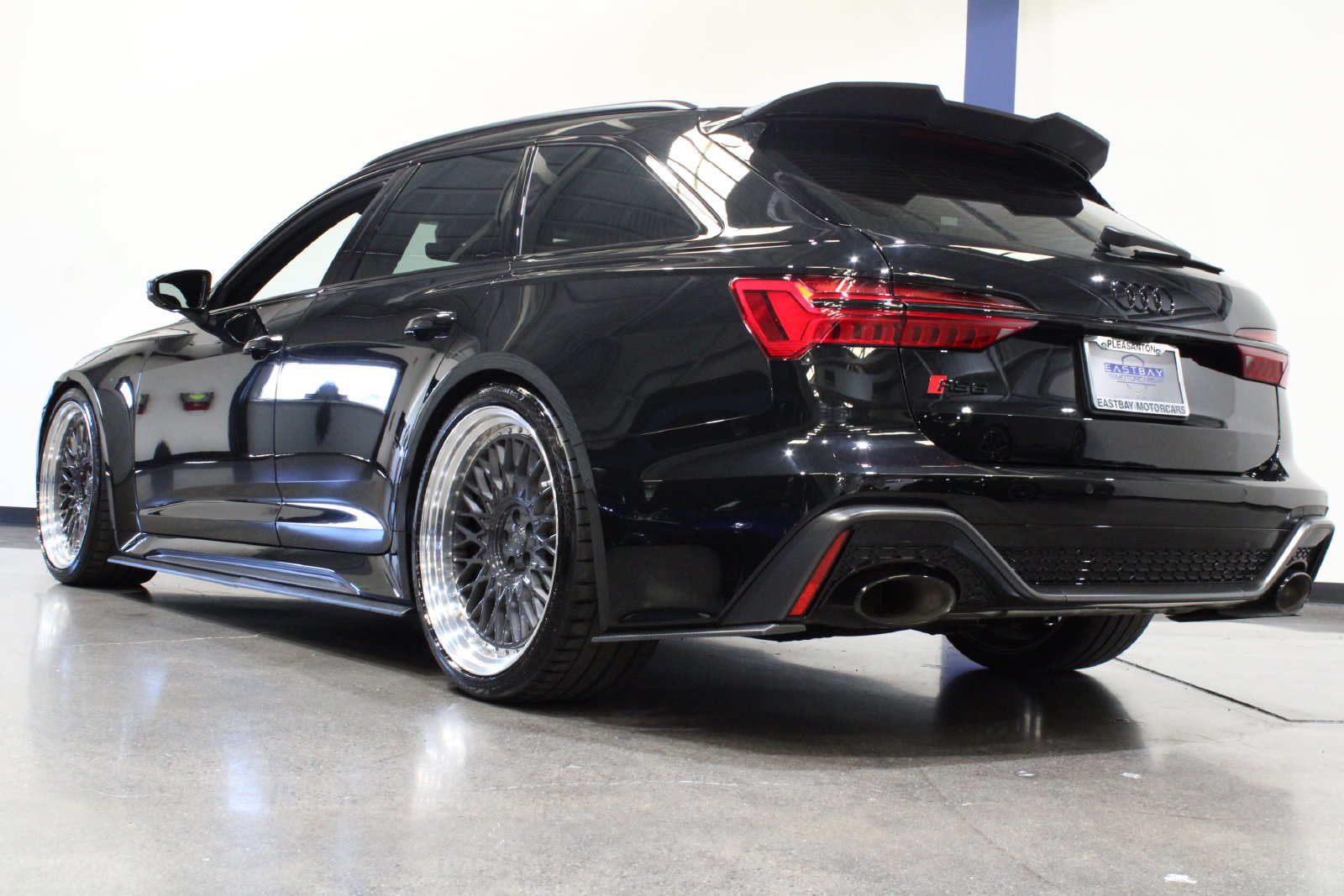 Used 2025 Audi RS 6 performance AWD/4WD image 10