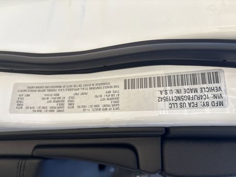 Used 2022 Jeep Grand Cherokee Limited w/ Tech Group image 35