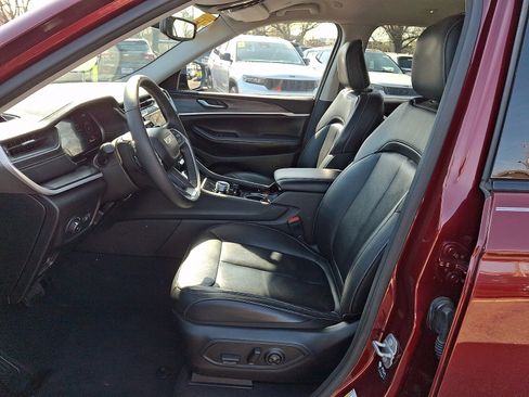 Used 2023 Jeep Grand Cherokee L Limited image 14