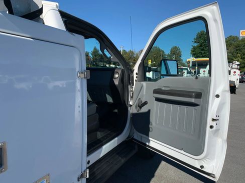 Used 2013 Ford F450 XL w/ Snow Plow Prep Pkg image 21