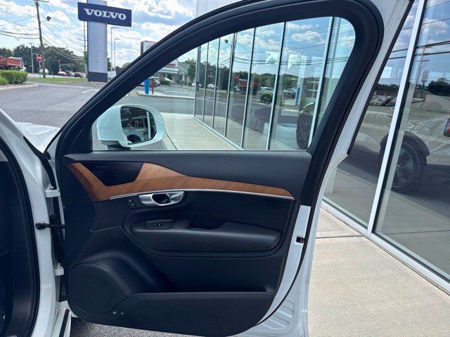 Certified 2023 Volvo XC90 B6 Plus w/ Protection Package Premier AWD/4WD image 14
