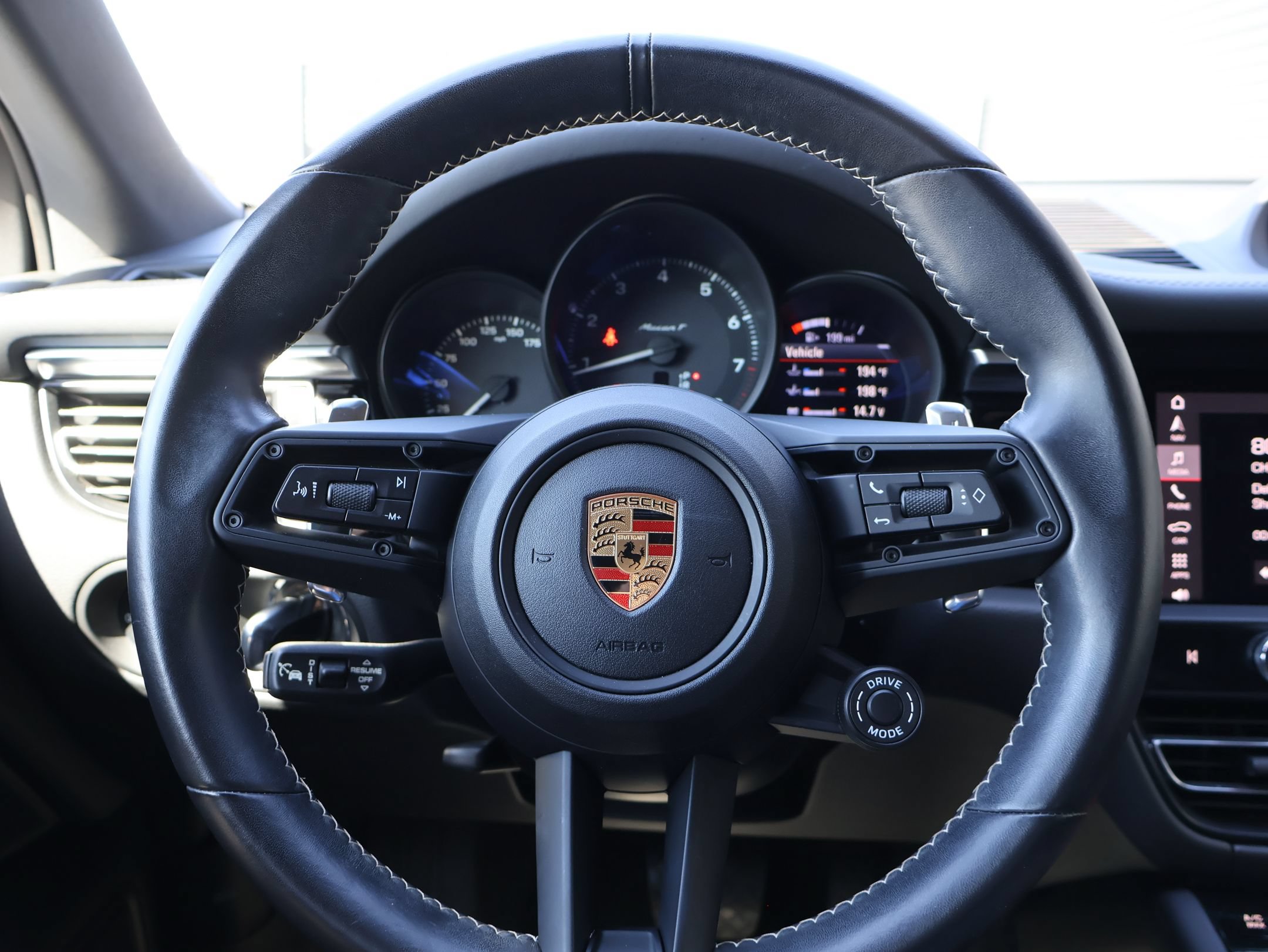 Used 2024 Porsche Macan Turbo AWD/4WD image 16