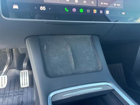 Used 2024 Tesla Model Y Performance image 27