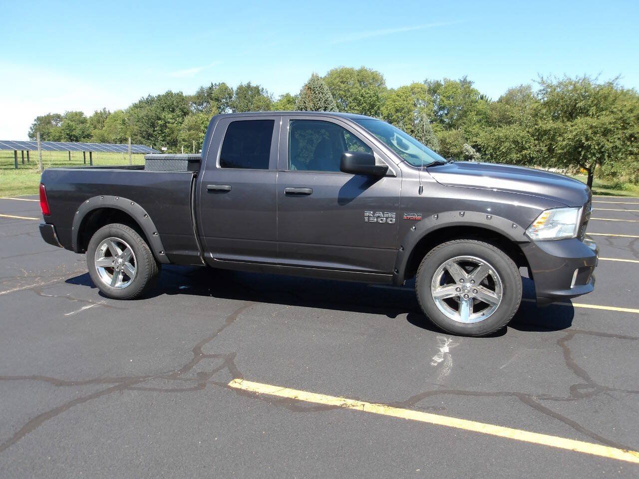 Used 2017 RAM 1500 Express w/ Express Value Package AWD/4WD image 1