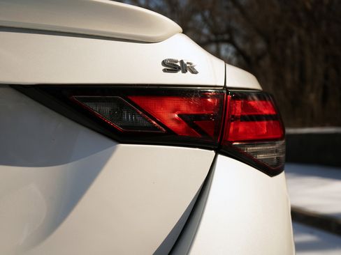 Used 2023 Nissan Sentra SR w/ SR Premium Package image 13