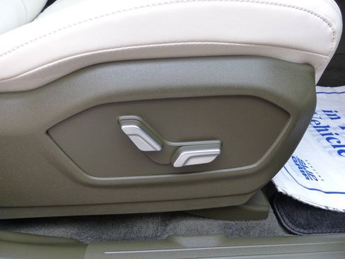Used 2025 Hyundai Santa Fe Calligraphy AWD/4WD image 75