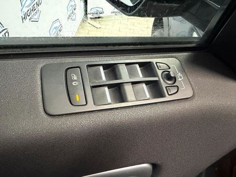 Used 2018 Land Rover Discovery Sport HSE image 13