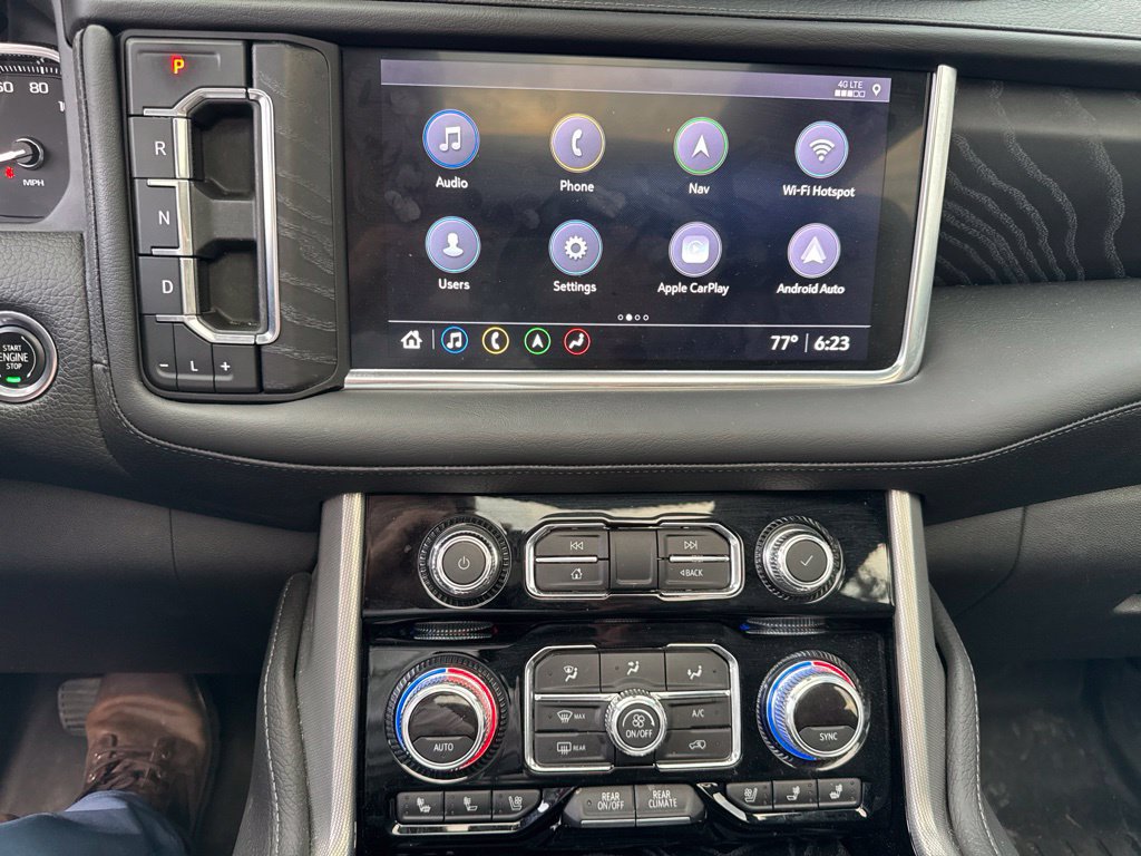 Used 2021 GMC Yukon Denali w/ Denali Premium Package AWD/4WD image 9