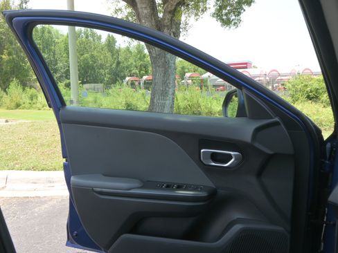 Used 2025 Kia K4 FWD image 28