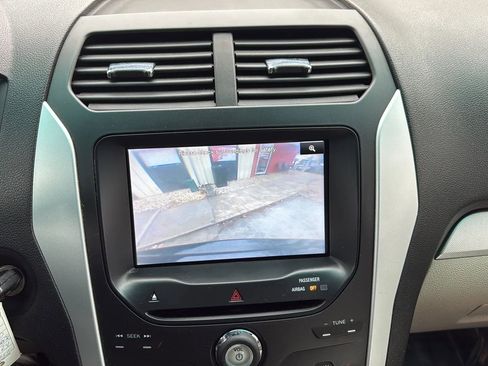 Used 2012 Ford Explorer XLT image 31