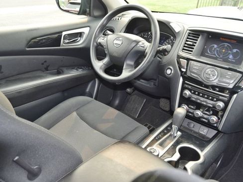 Used 2019 Nissan Pathfinder S AWD/4WD image 22