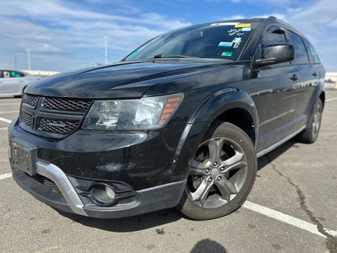 Used 2015 Dodge Journey Crossroad w/ Flexible Seating Group image 2