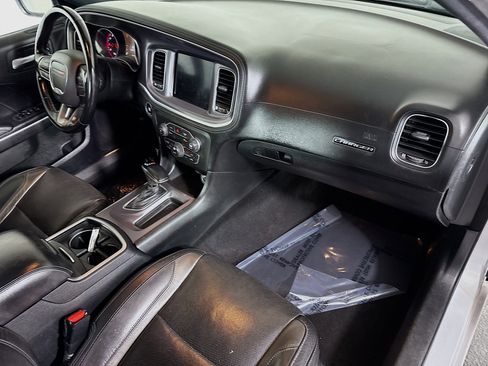 Used 2020 Dodge Charger SXT w/ Plus Group image 30