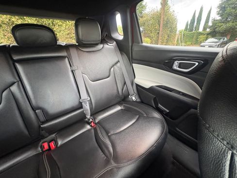 Used 2025 Jeep Compass Limited AWD/4WD image 37